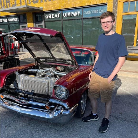 Meet your Posher, Serena - Picture 6 of 8